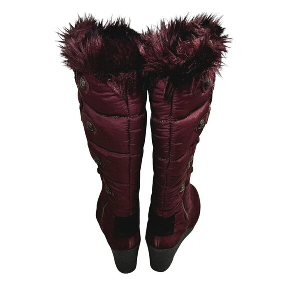 JUICY COUTURE Everest Quilted Faux Fur Lined Wedge Boots Logo Button Size 7.5 - Picture 5 of 7